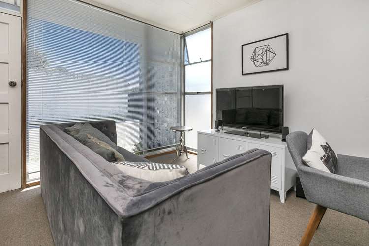 2/132 Onewa Road Northcote_8