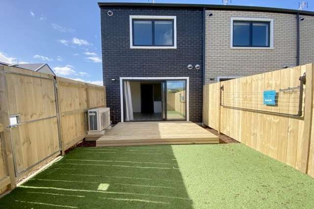 16/137 Hall Avenue Favona_3