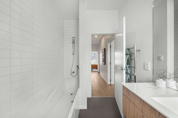 2/37 Glen Atkinson Street St Heliers_10