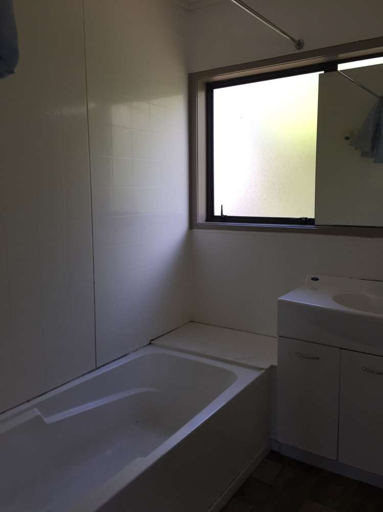 28 Adam Sunde Place Glen Eden_6