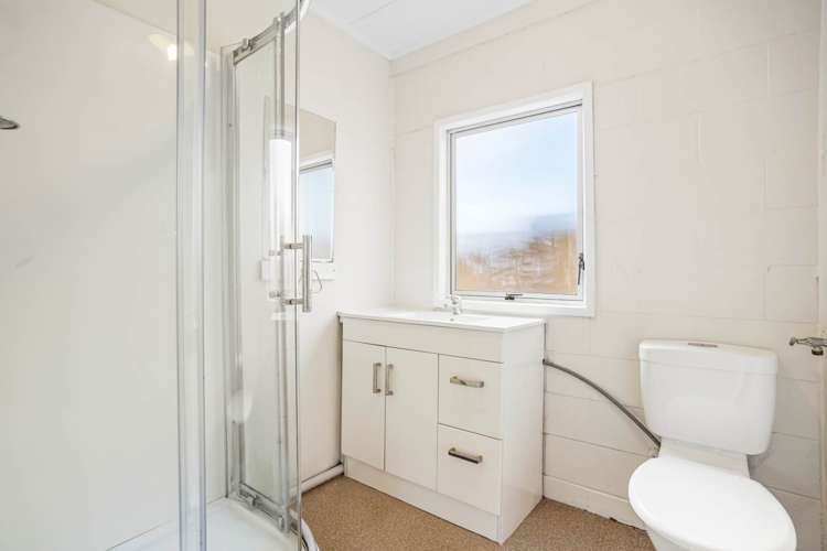 623 Glenfield Road Totara Vale_23