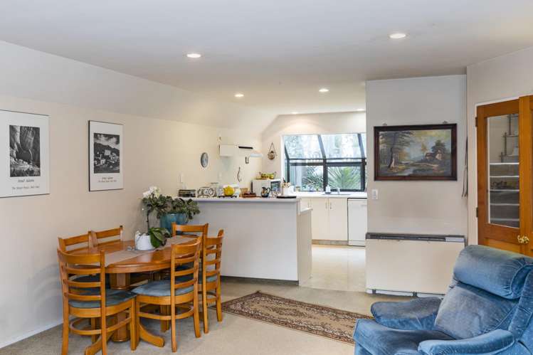 3/126 Idris Road Strowan_6