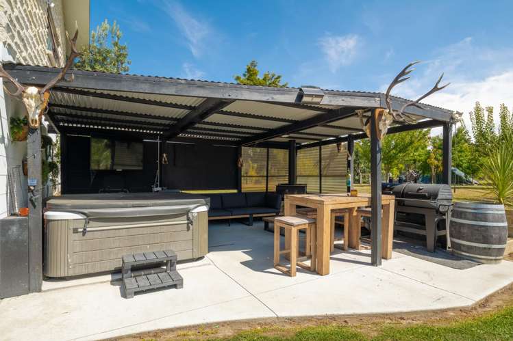 99 Dillons Point Road Islington_1