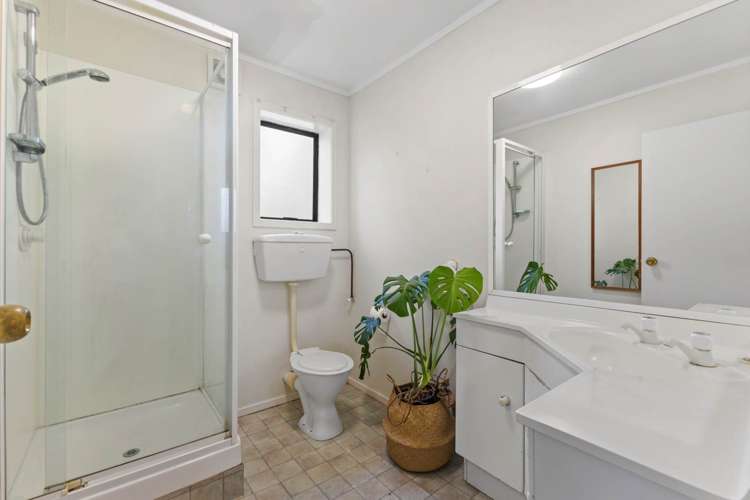 28 Sunningdale Street Wattle Downs_11