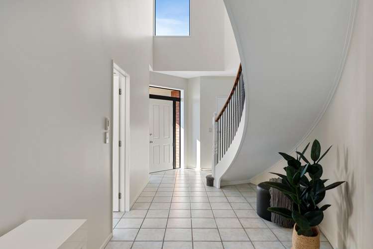 2 Harrys Way Redwood_3