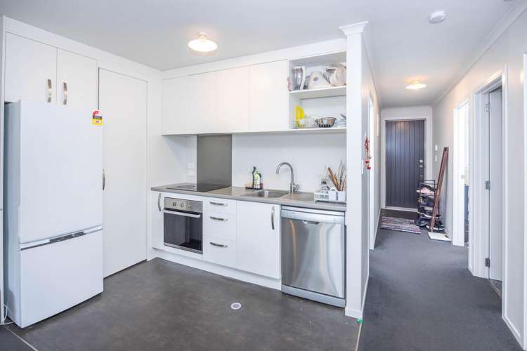 2/3 June Place Hamilton East_8