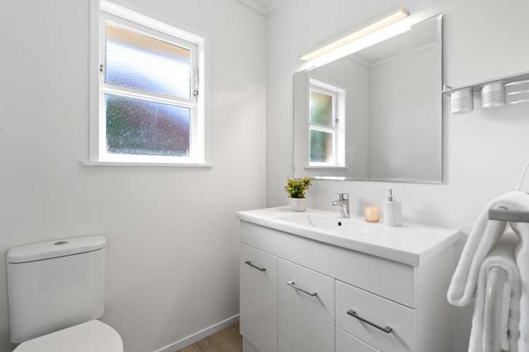 3/5 Empire Road Orewa_10