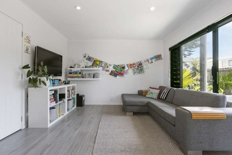 14 Eastvale Close Greenhithe_26