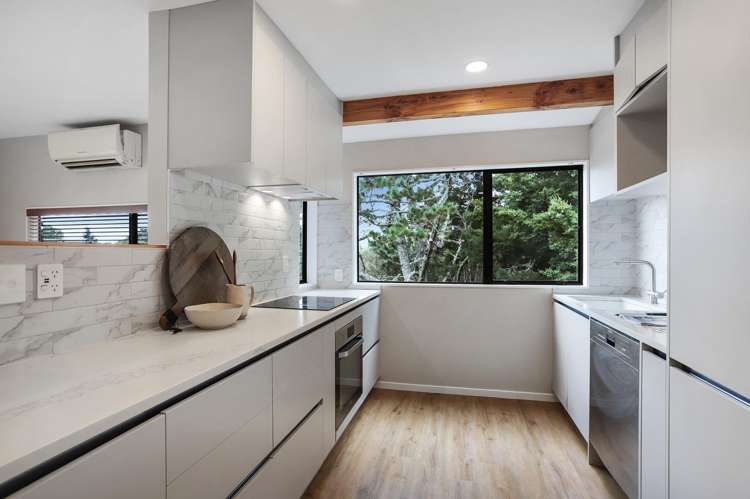 90C Rosier Road Glen Eden_4