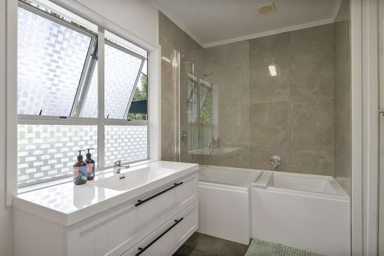 24 Montgomery Avenue Onerahi_12