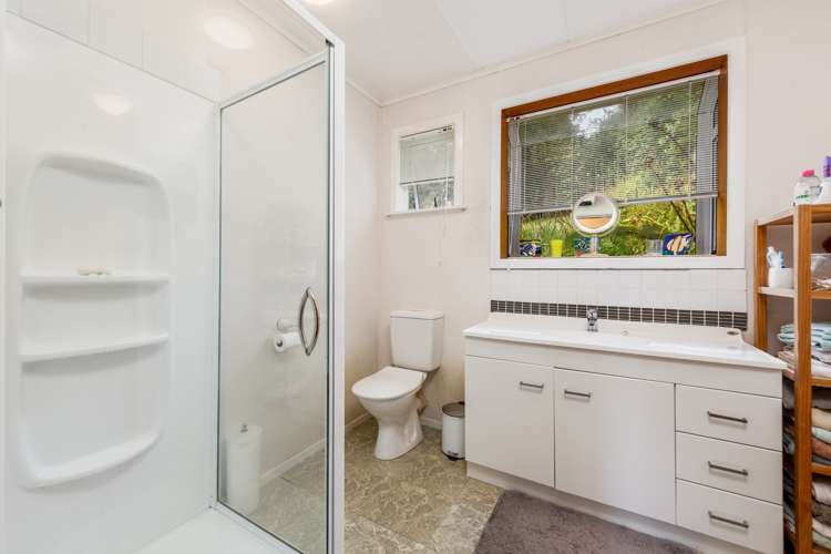 48 Derwent Crescent Titirangi_14