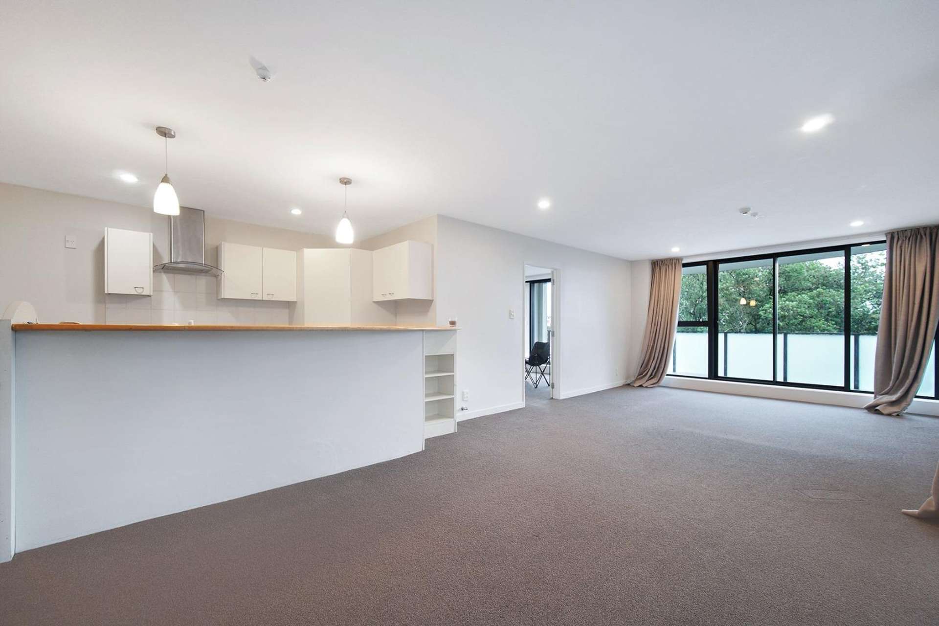 5/8 Basque Road 10021_0