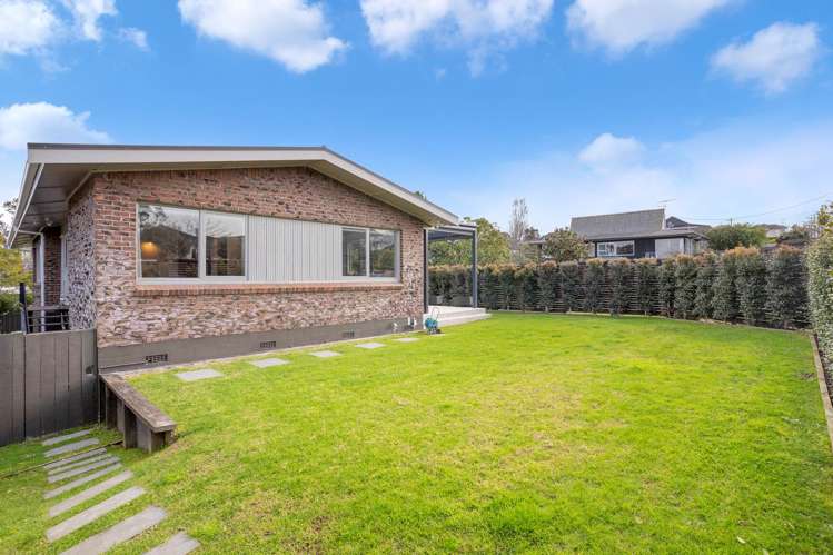 8 Riviera Place Hauraki_31