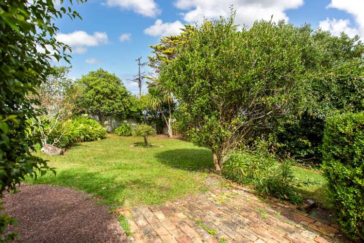 67 West Coast Road Glen Eden_12