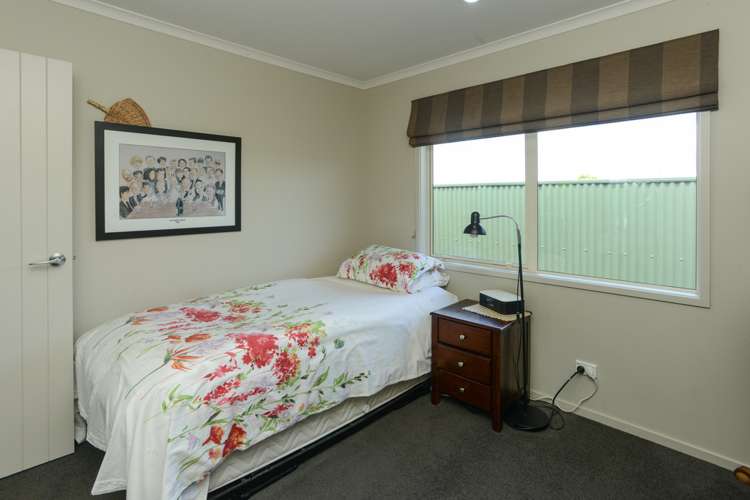 12 Anna Lane Raureka_13