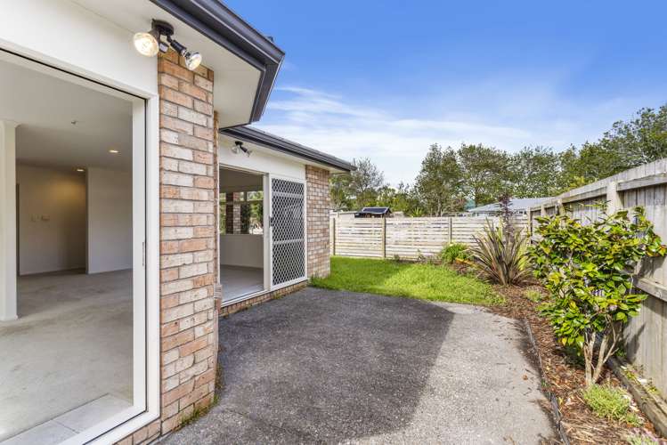 1/64 Riverside Road Orewa_23