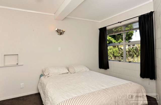 62 McIntyre Road Mangere Bridge_2