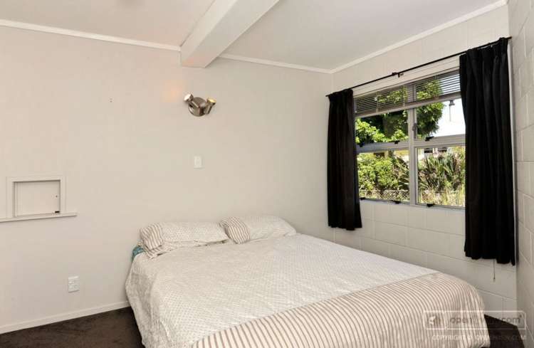 62 McIntyre Road Mangere Bridge_2