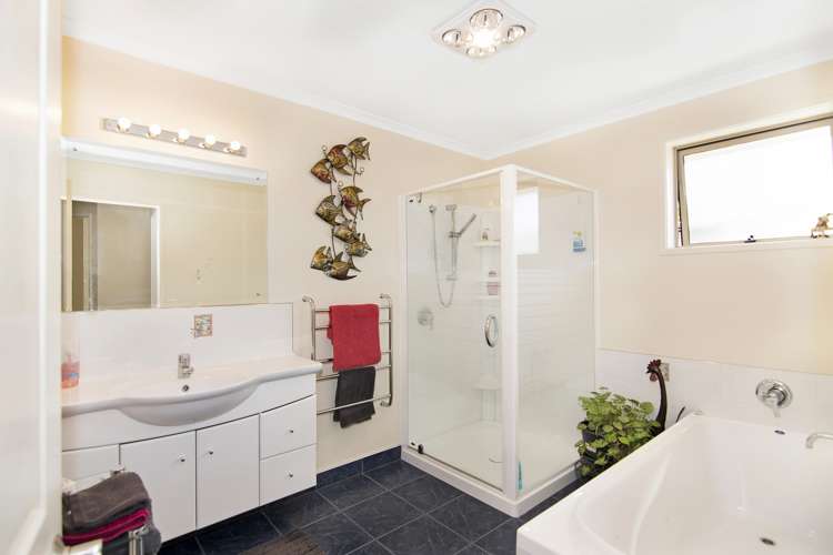 33 Otia Drive Richmond_16