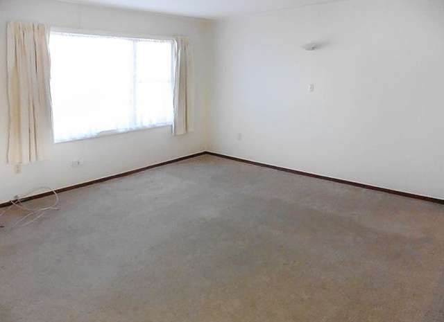 1/3 Merton Crescent 2109_3