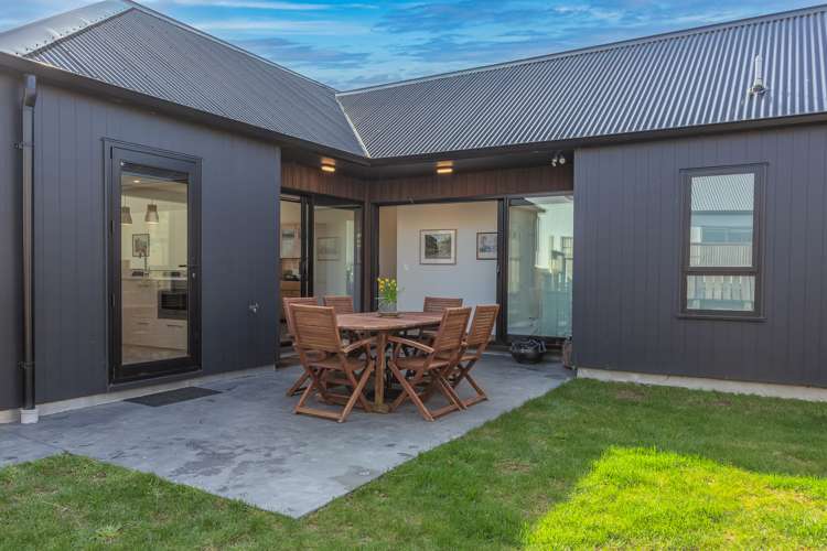 9 Lemonwood Way Woodridge_2