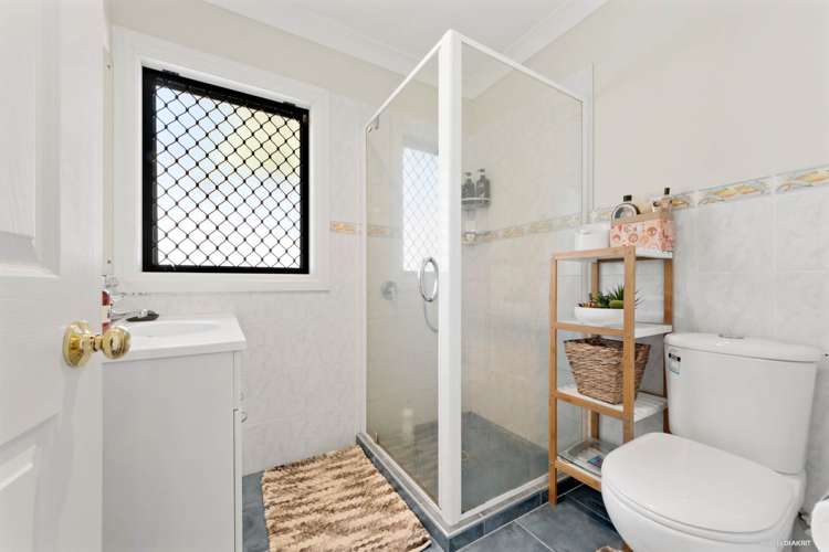 53 Hewlett Road Massey_11