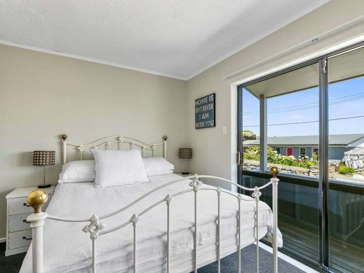 12 Tukanae Street Strathmore Park_17