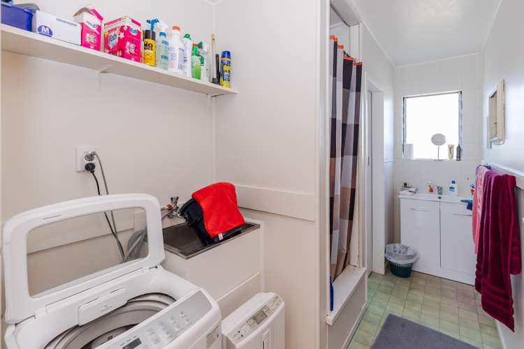 2 Coates Street Hamilton East_14