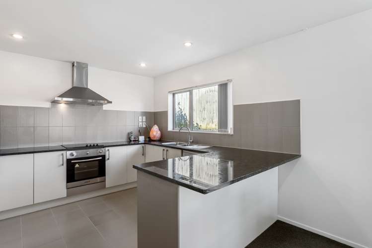 6 John Broad Place Flat Bush_3