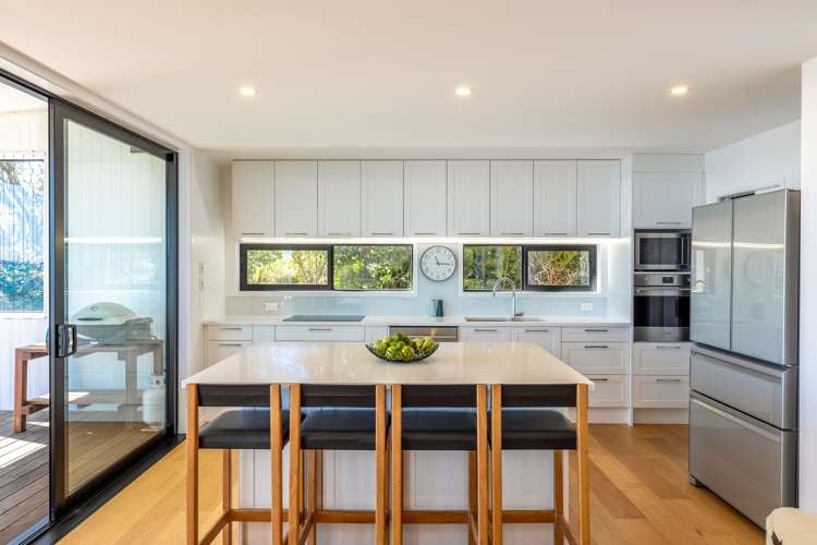 67 Queens Drive Oneroa_6