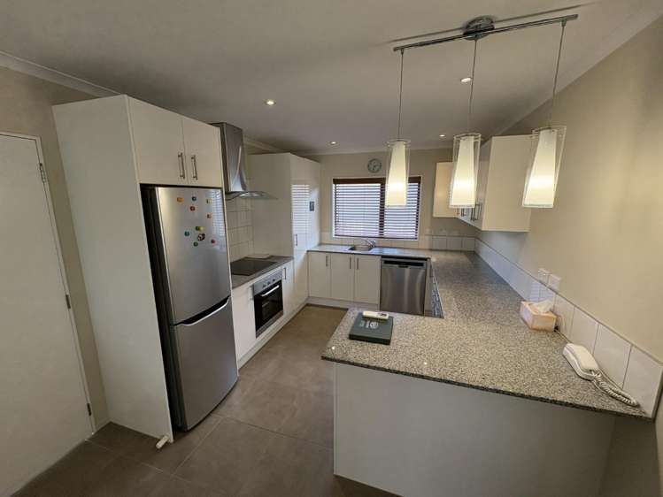 14 Roderick Place 11614_3
