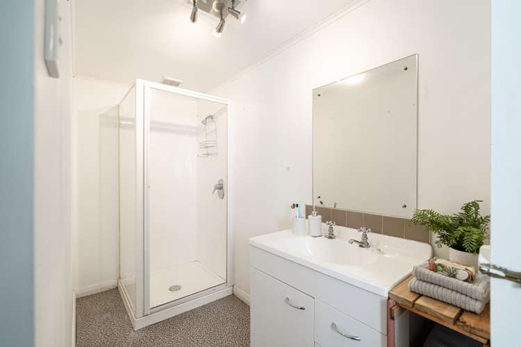 27 Victory Avenue Karori_14