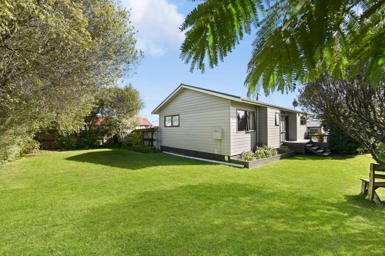 2 Emma Place Pukete_15