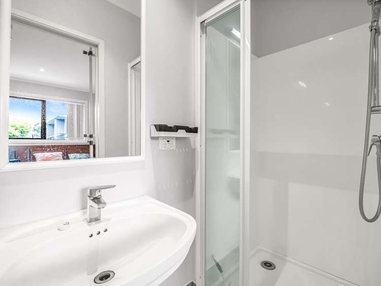 4A/30 Westward Ho Glen Eden_6