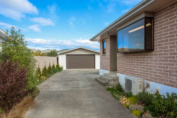 4 Newbourne Crescent Redwoodtown_16