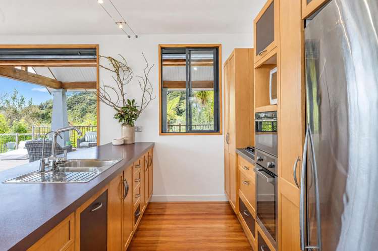15a Te Papa Road Kawakawa Bay_13