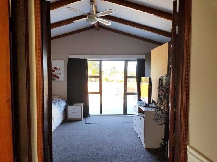 22 Koromiko Street Otaki Beach_9