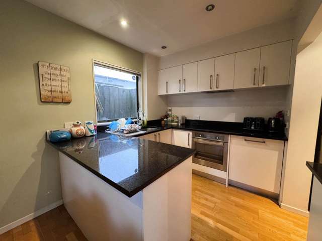 2/35 Wairakei Street Greenlane_3