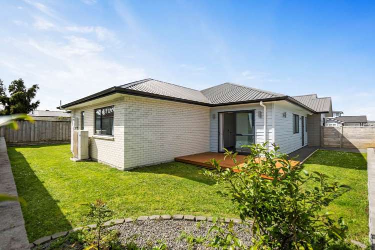 14 Leebank Crescent Riverhead_28