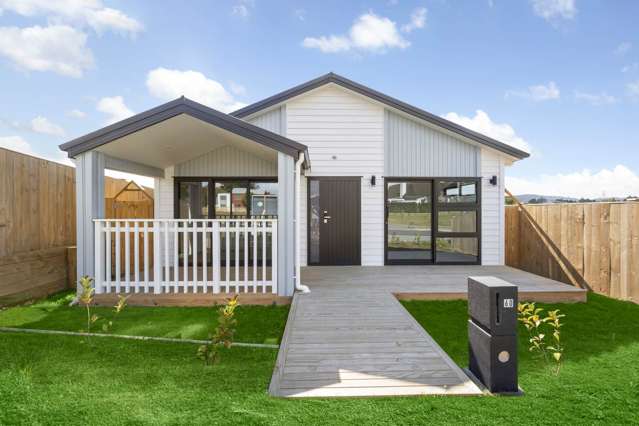 Multi-Generational Living Space with Dual Entrance