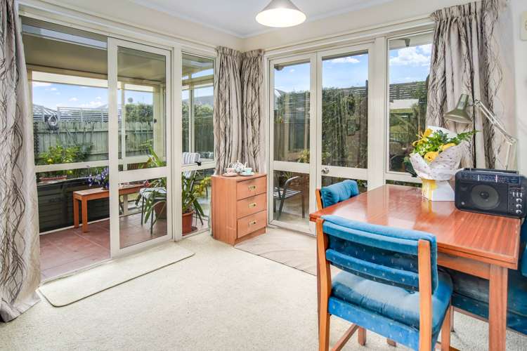 11 Vining Crescent Stoke_6