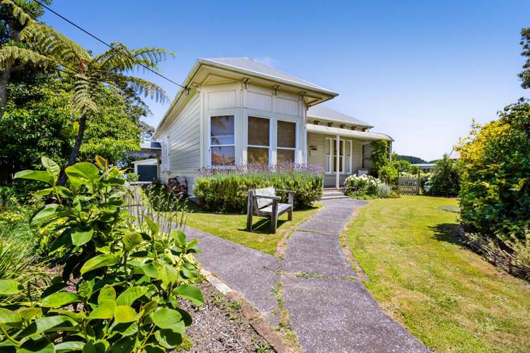 207 Egmont Street Patea_48