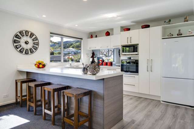 77 Washbourn Drive Richmond_2