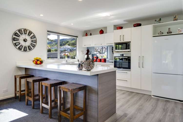 77 Washbourn Drive Richmond_2