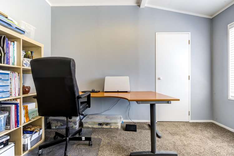 6 Chestnut Place Pukete_12