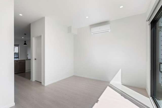 9/8 Rosier Road 1665_3