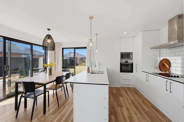 10 Helicon Street_3