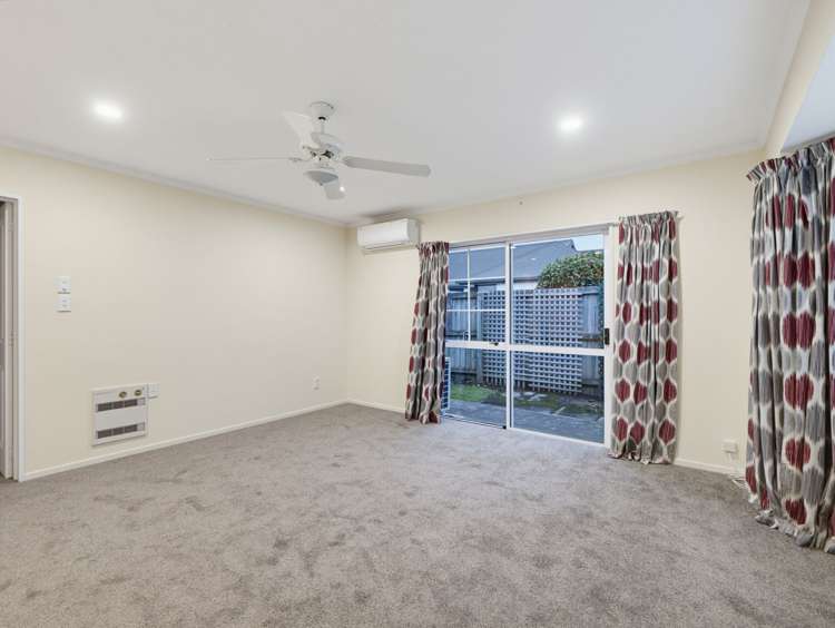 15 Kingsbury Avenue_5
