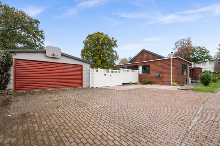 8 Eliot Place Leamington_23