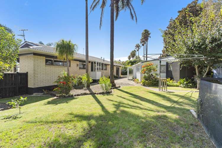 80 Torkar Road Clarks Beach_11